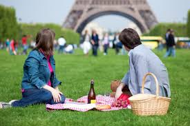 pic_nic_tour_Eiffel